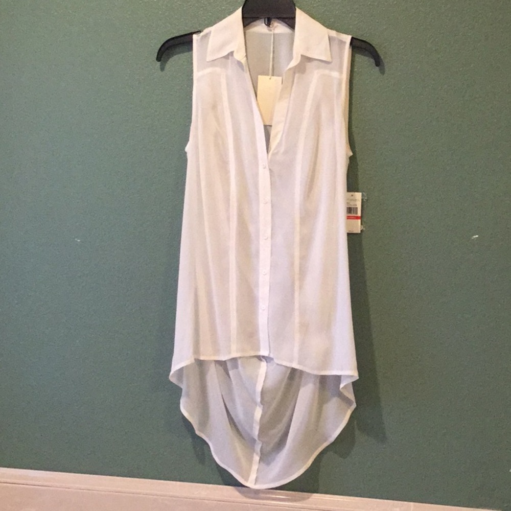 Sleeveless blouse